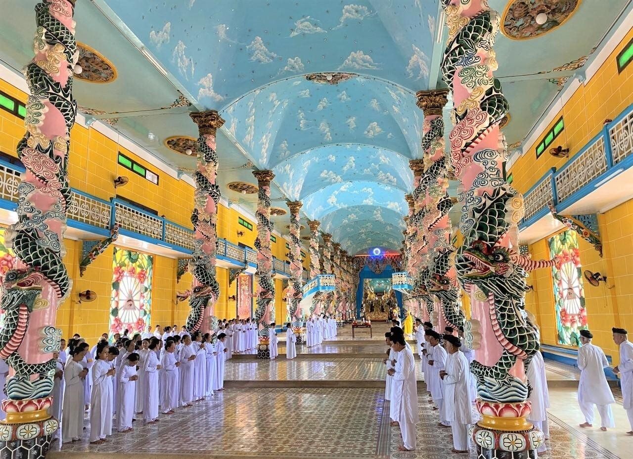 Capture the authentic charm of Cao Dai Holy See’s lush scene